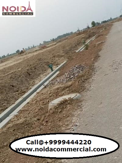 7 Abadi plots at Yamuna Expressway